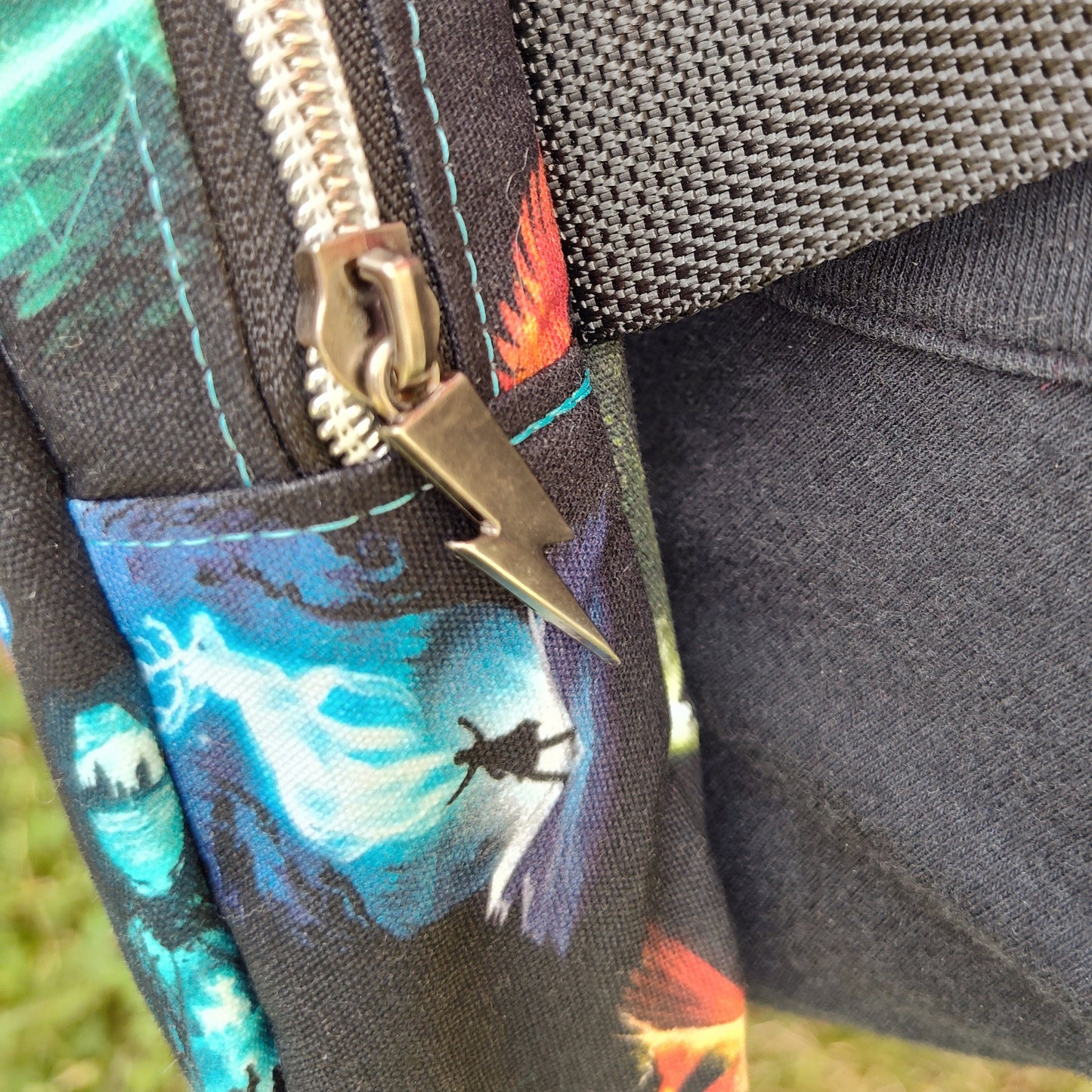 HP Sillouettes Calli Belt Bag