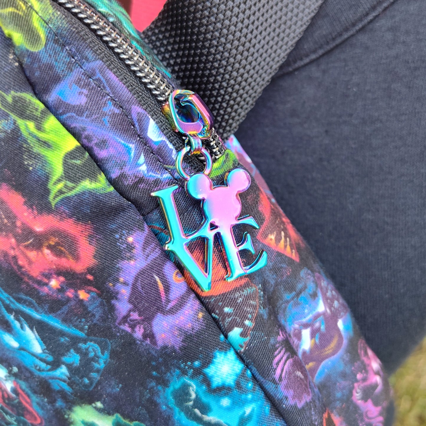 D Character Sillouette Calli Belt Bag